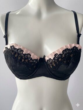 VTG Victoria's Secret Black Lace & Pink Pleated Ruffle Bra 34C Y2K Coquette Maid